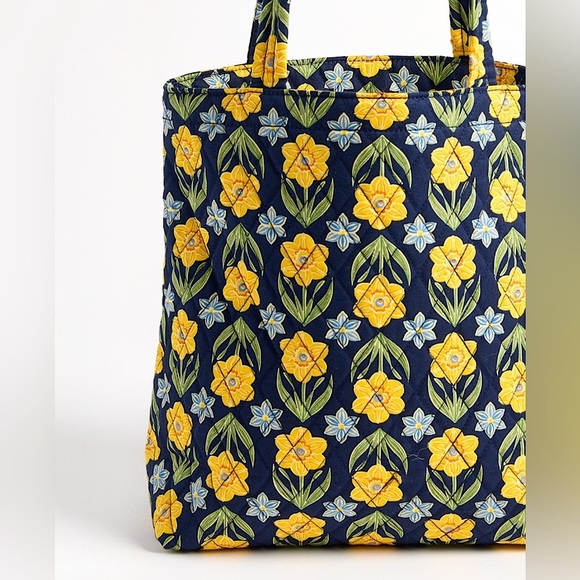 🌼💛HOST PICK!!!💛🌼 Vera Bradley Cotton Tote Bag in Daffodils - Picture 4 of 5